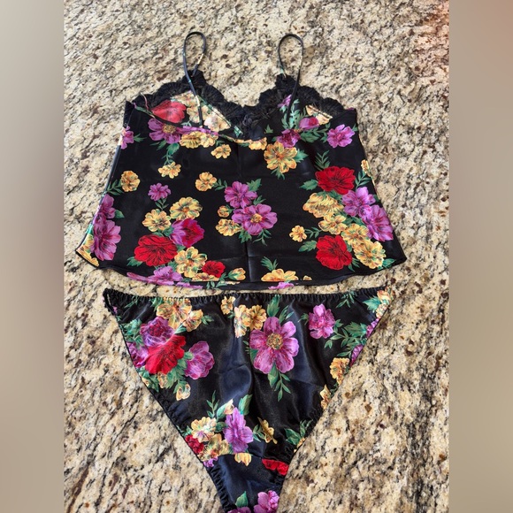 Vintage Victoria Secret top and bottom - Picture 3 of 5